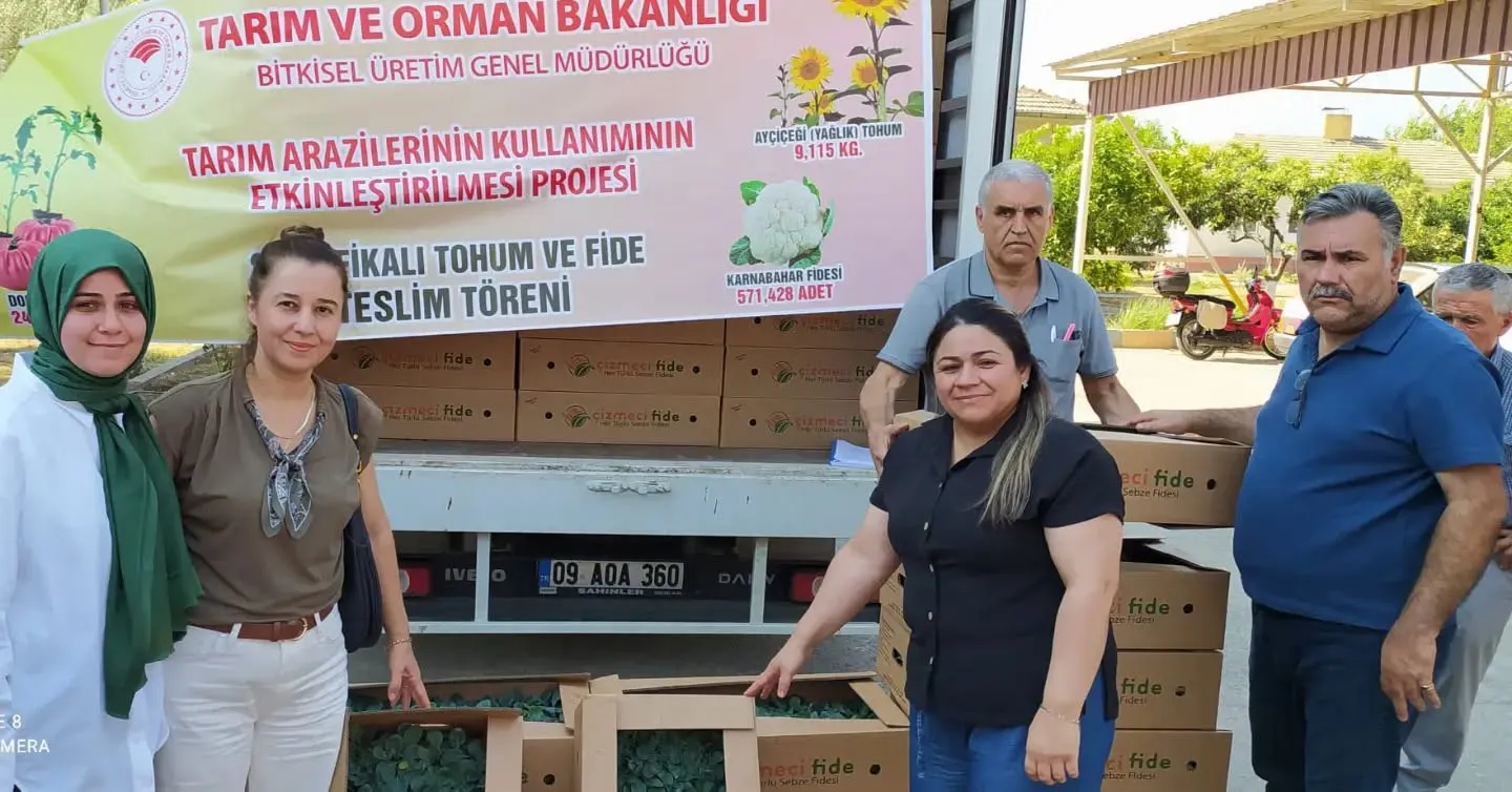 Ege'nin bereketli topraklarında kış mesaisi: Binlerce fide toprakla buluşuyor