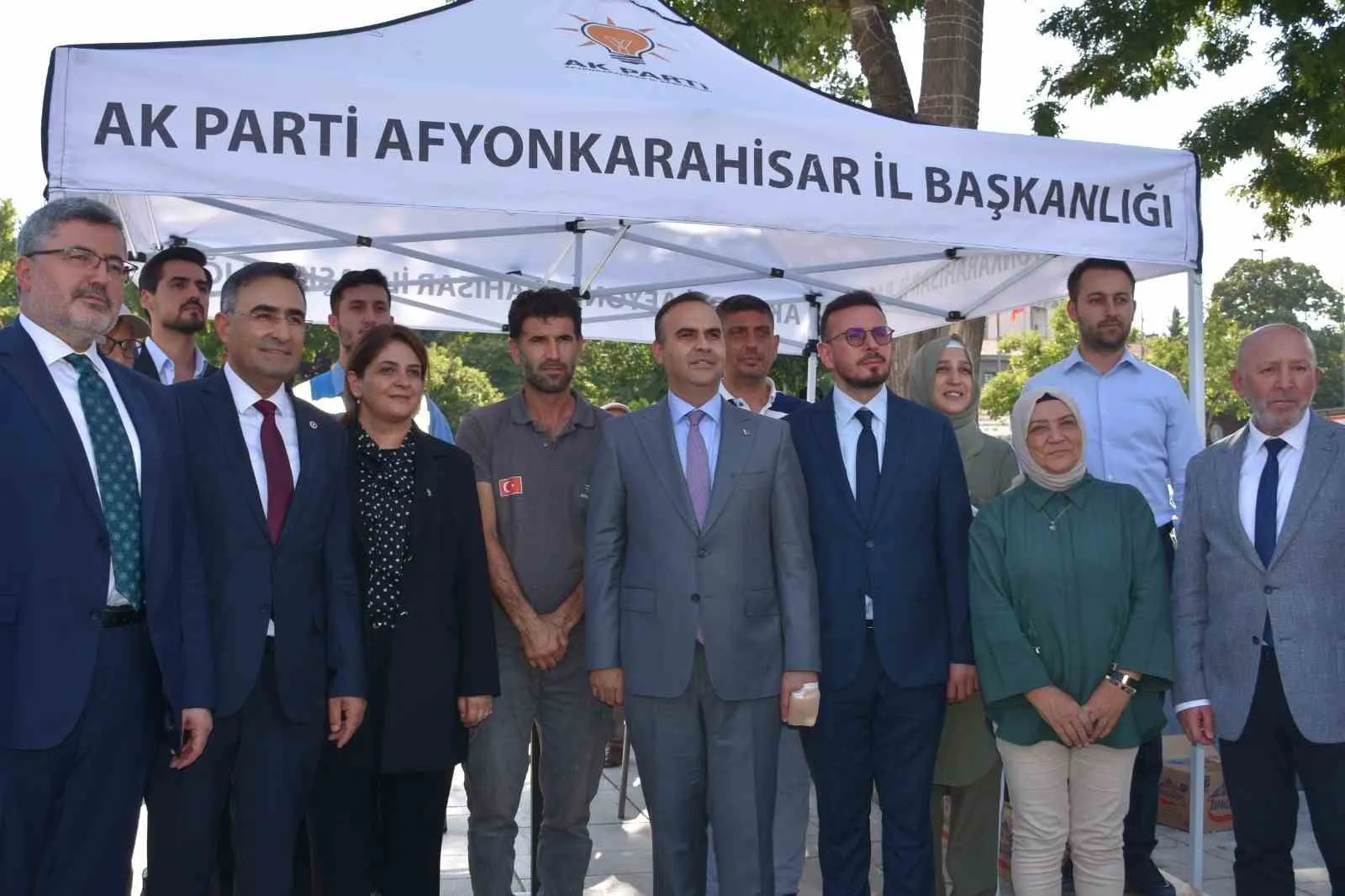 Bakan Kacır'dan Afyonkarahisar'da sürpriz üyelik hamlesi