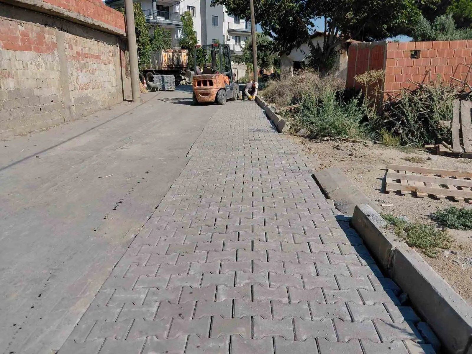 Germencik’te ulaşım seferberliği: Belediye ekipleri sahada tempoyu artırdı