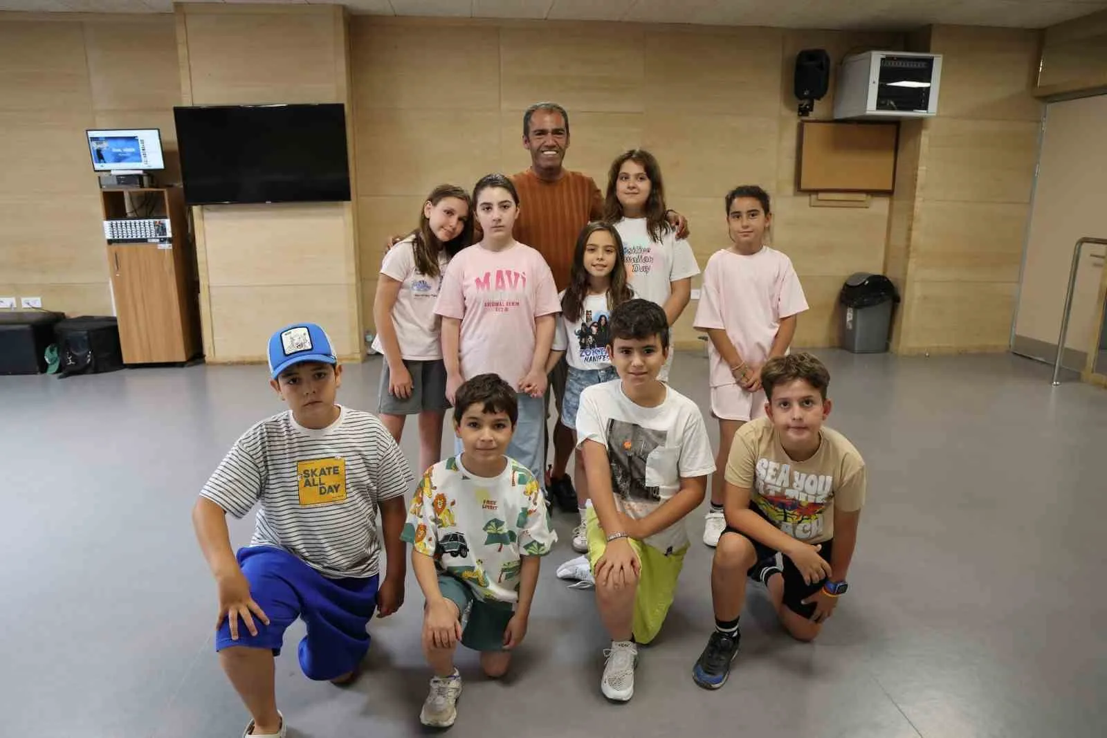 Muğla’da yaz tatili sanatla renkleniyor: 10 branşta yetenekler keşfediliyor