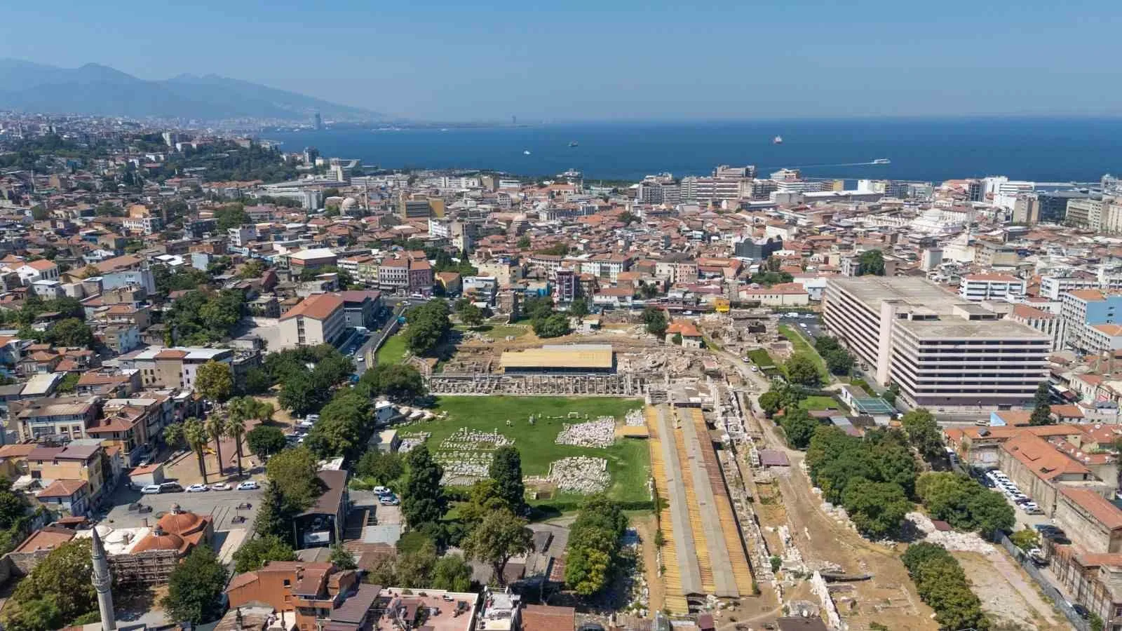 İki bin yıllık su hâlâ akıyor: Smyrna Agorası’nda tarih katman katman gün yüzünde