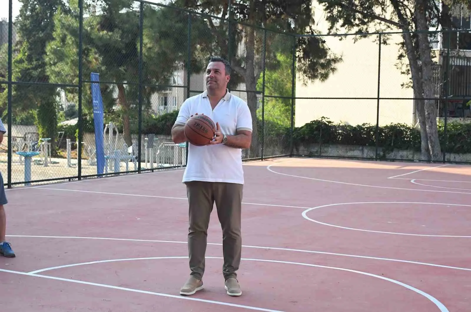 Kuşadası’nda vefa dolu açılış: Efe İbrikoğlu’nun ismi sahada ölümsüzleşti