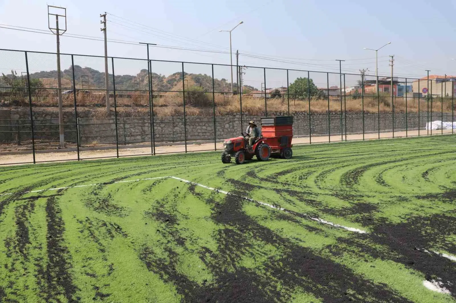 Avşar Mahallesi’nde sporun adresi yenileniyor: Modern tesis için geri sayım başladı