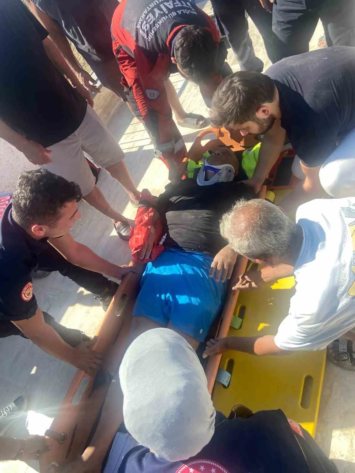 Bodrum'da korku dolu anlar: 5 metrelik çukura düşen kişi için seferberlik