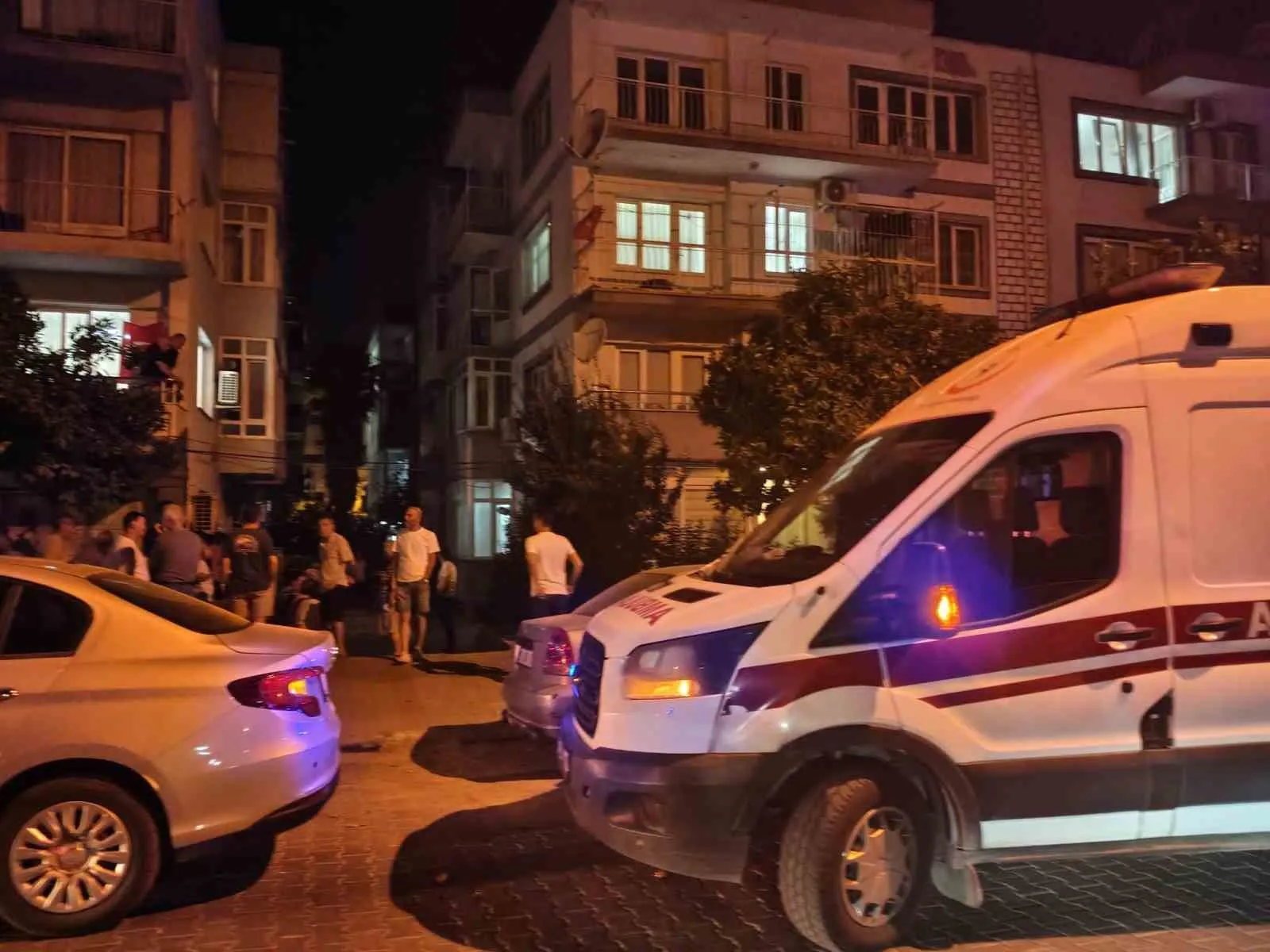 Selçuk’ta Çatıdan Düşen Emekli Öğretmen Hayatını Kaybetti
