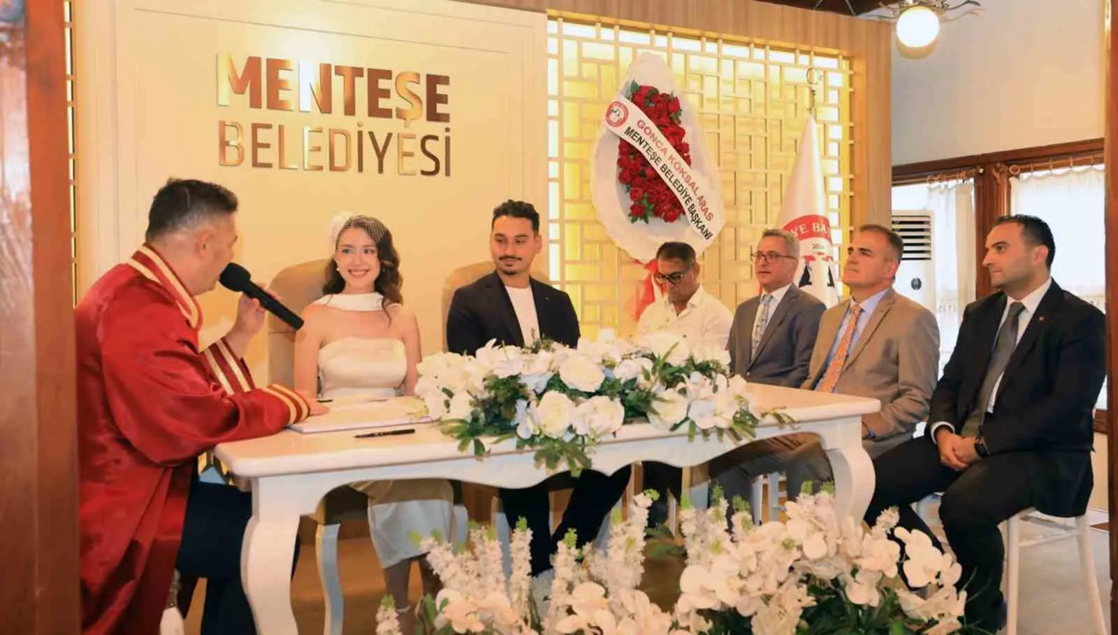 Vali Akbıyık'tan şehit emanetine anlamlı destek: Nikâh şahidi oldu