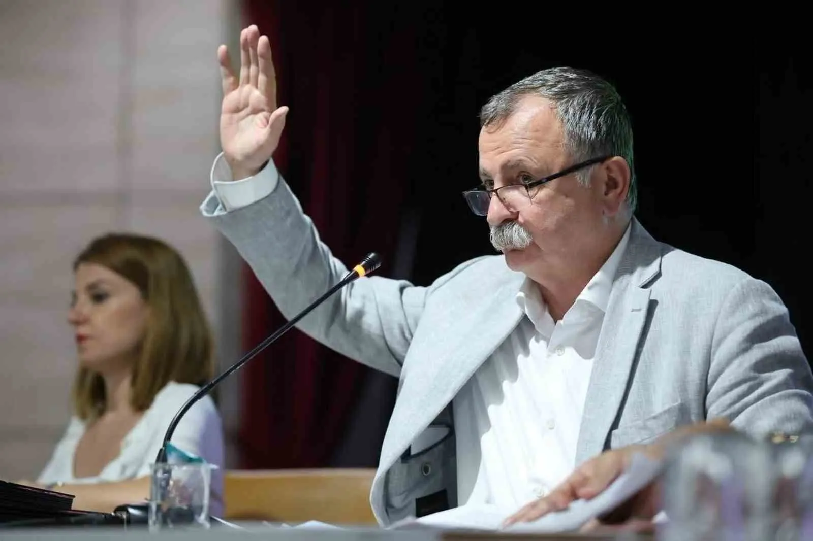 Yunusemre Meclisi’nde yeni dönem: Komisyonlar ve yönetim yeniden şekillendi