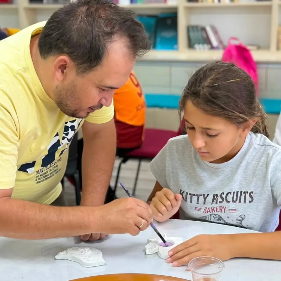 Yaz tatilini sanata dönüştürdüler: Gençler yeteneklerini keşfediyor