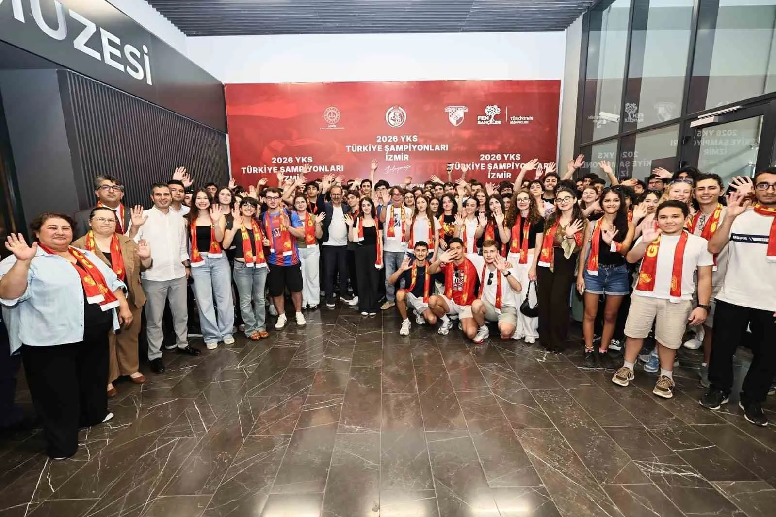 YKS şampiyonları Göztepe’de buluştu: Kasapoğlu gençlerin başarısını kutladı
