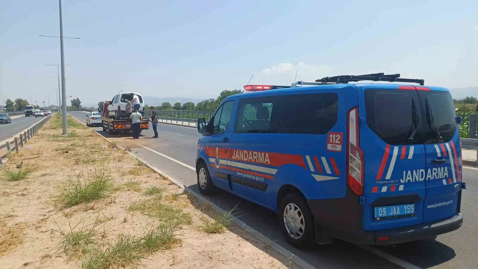 Aydın'da hastane yolunda can pazarı: Ticari araç takla attı