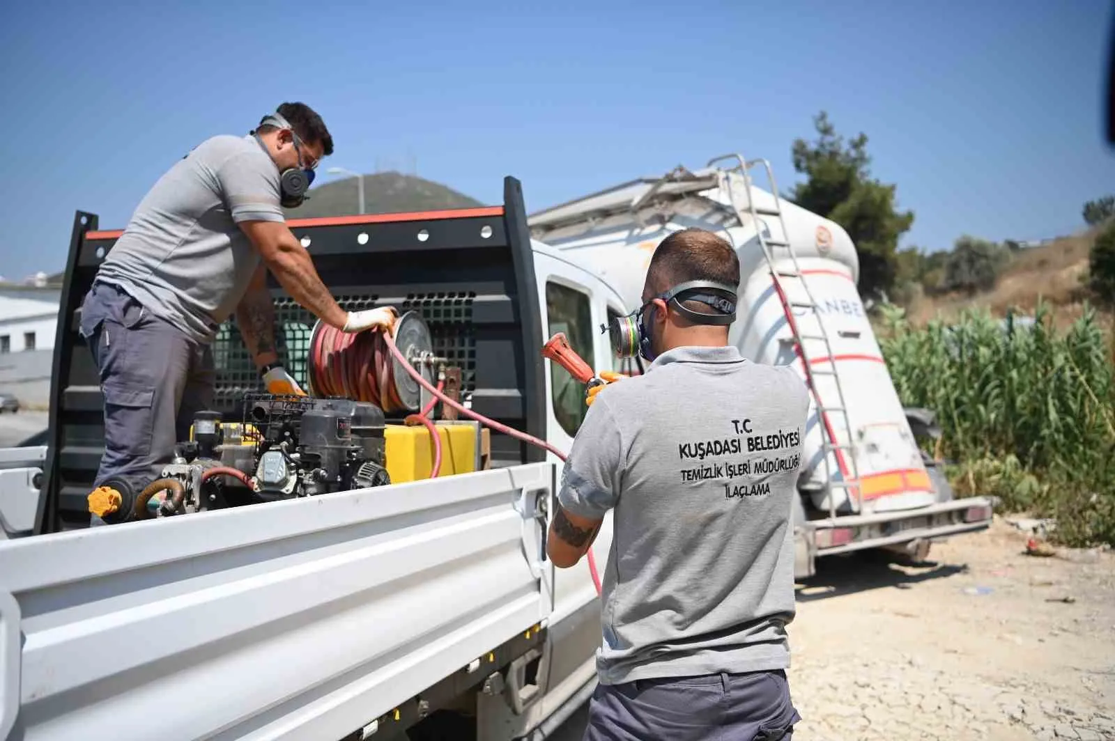 Kuşadası’nda yaz mesaisi: Haşerelere karşı 7/24 koruma kalkanı