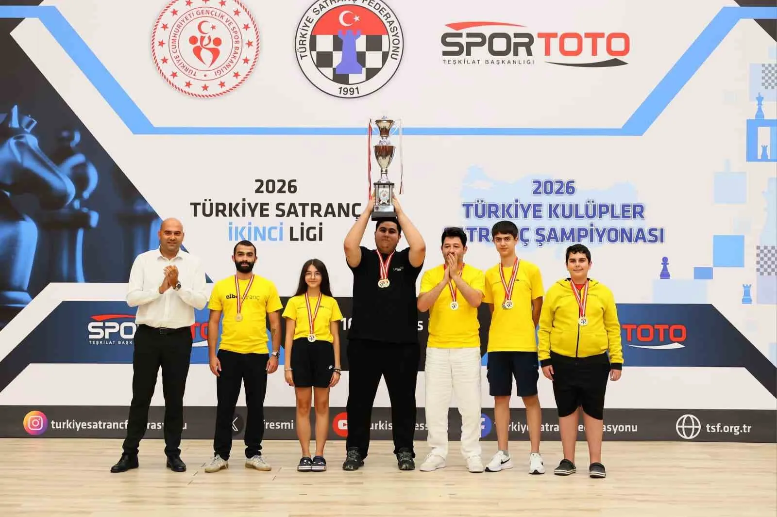 Denizli'de hamleler şampiyonluk için konuştu: 4 takım zirveye adını yazdırdı