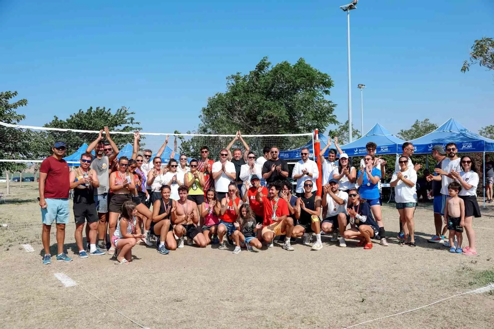 Aliağa’da spor şöleni: 250 genç yetenek aynı sahada buluştu