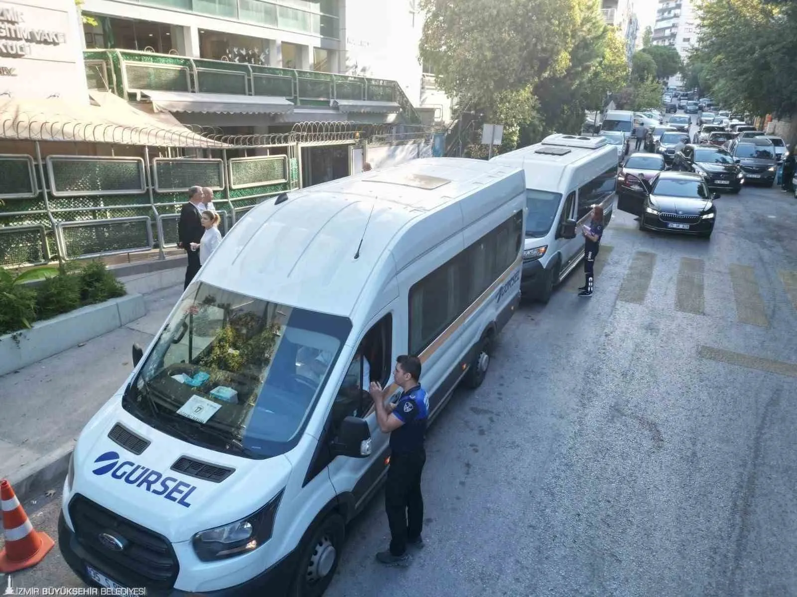 İzmir ulaşımında yeni dönem: 400 servis plakası için düğmeye basıldı