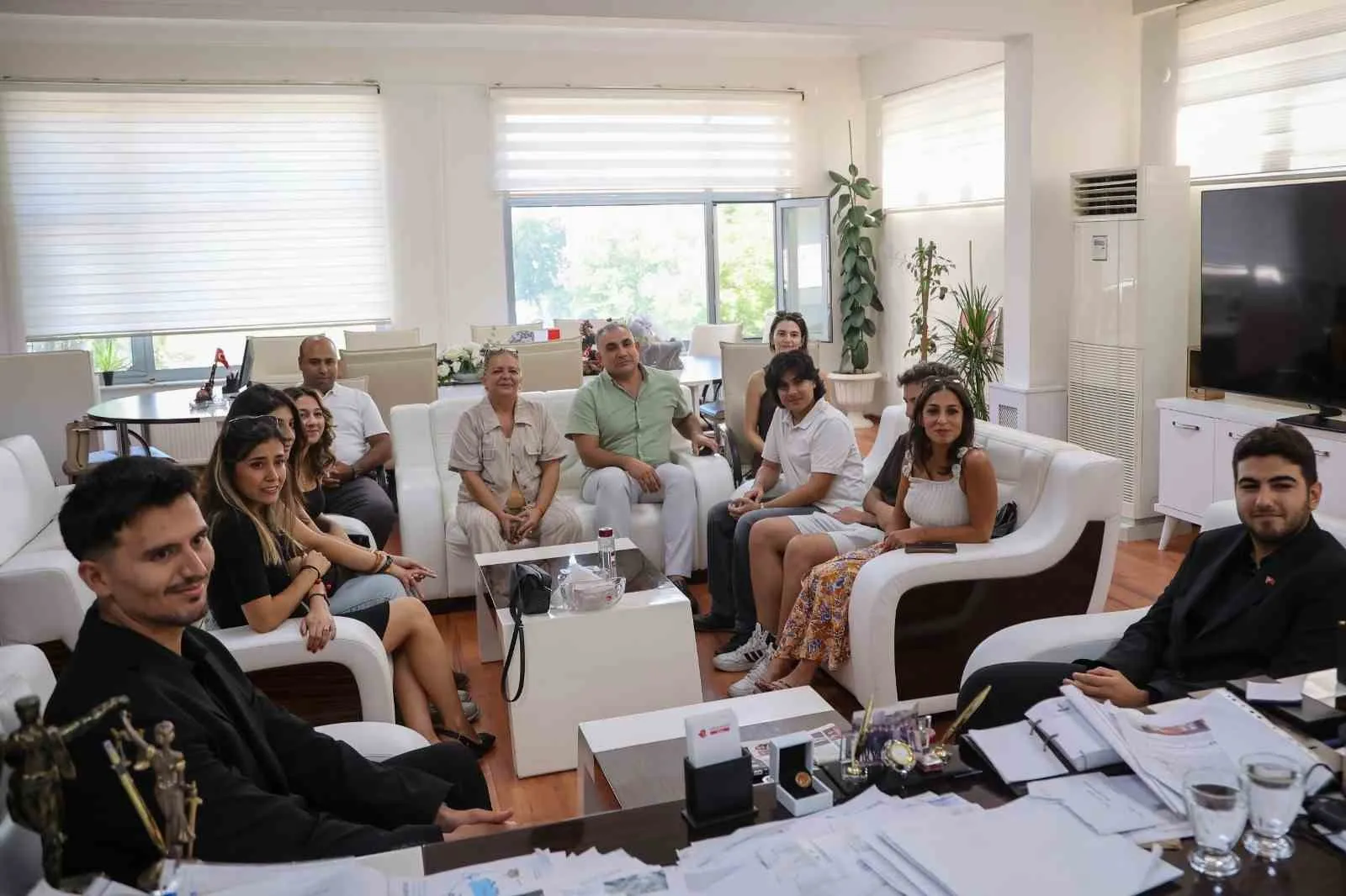 Efelerli gençlerin üniversite zaferi Başkan Yetişkin’i gururlandırdı