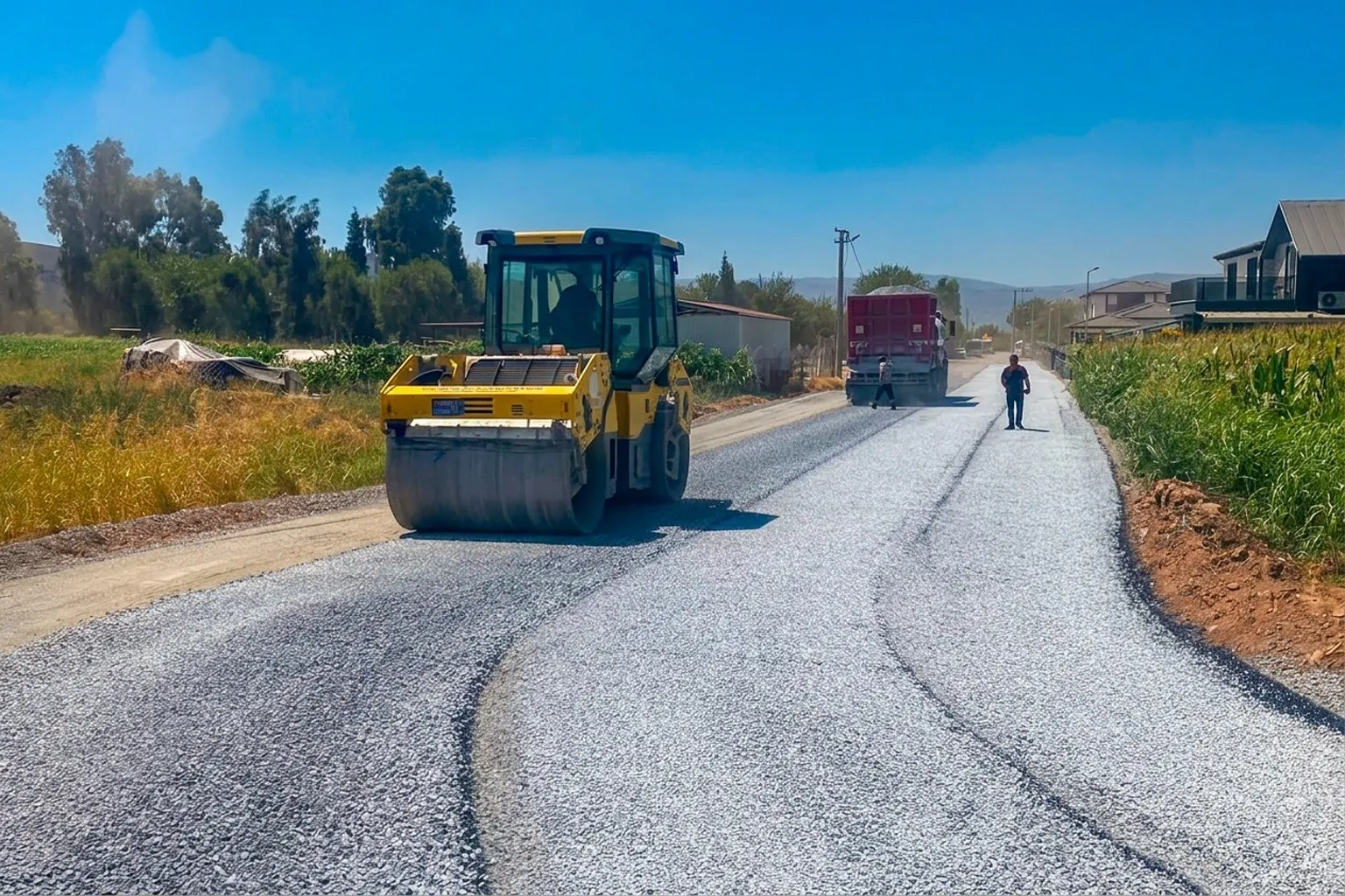 Efeler'in yolları yenileniyor: Başkan Yetişkin'den ulaşımda konfor hamlesi