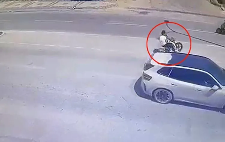 Bolvadin'de feci kaza: Hatalı manevra can aldı, sürücü tutuklandı