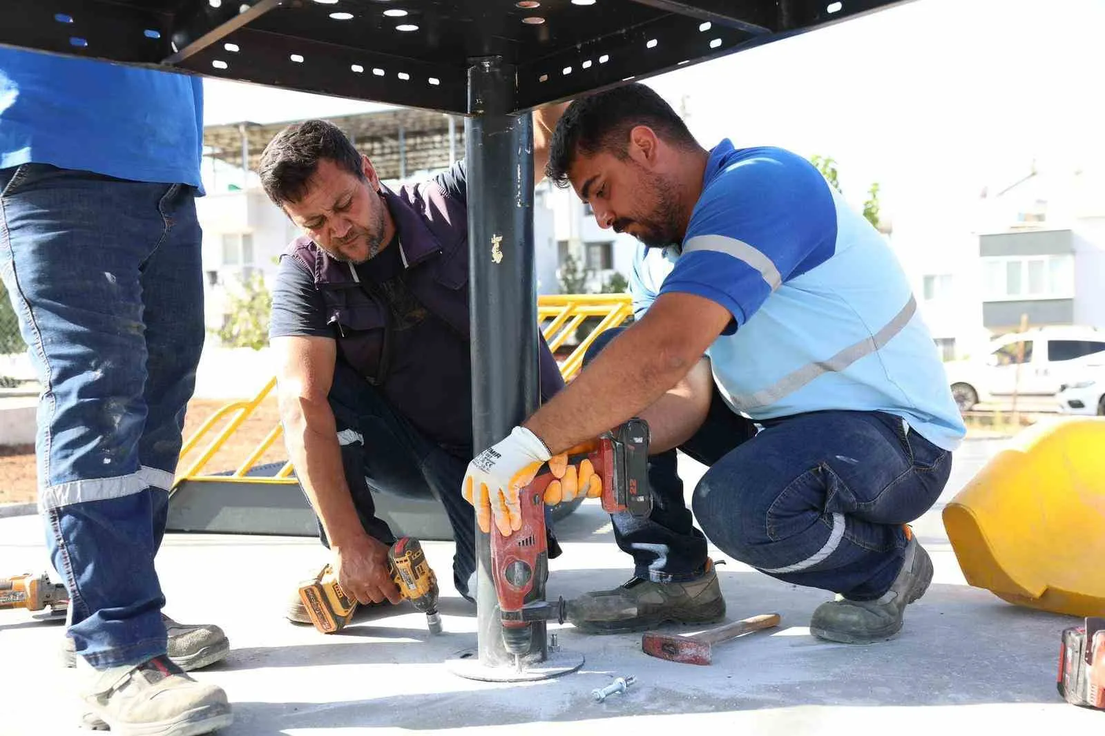 Denizköy’de Yol ve Sosyal Alan Seferberliği: Didim Belediyesi’nden Eş Zamanlı Yatırım Hamlesi