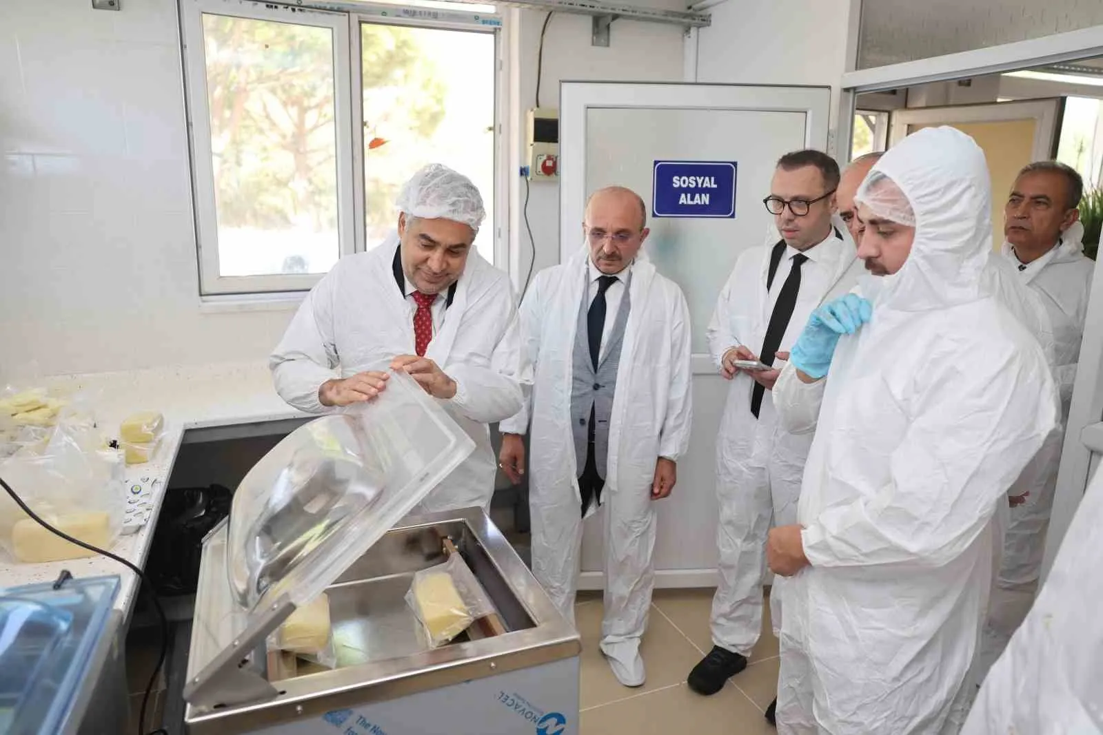 ADÜ'de Tarımda Yeni Vizyon: Rektör Kent'ten Ziraat Fakültesi'ne Kapsamlı Ziyaret