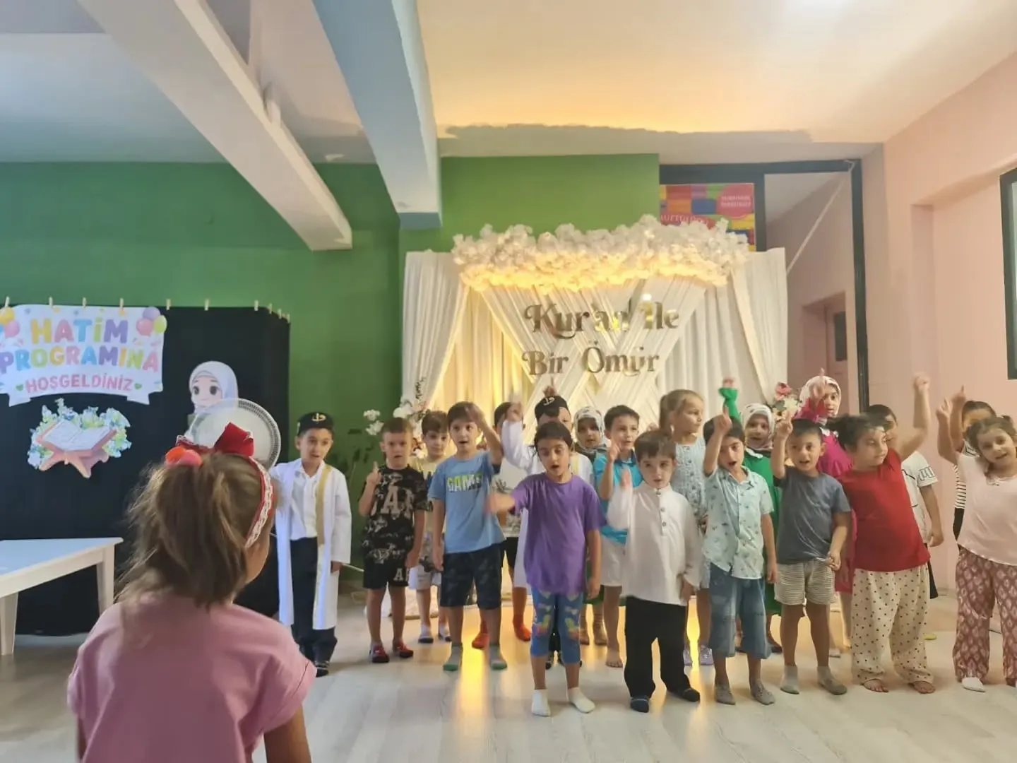 Söke'de minik kalplerden büyük başarı: Kur'an-ı Kerim'i hatmettiler