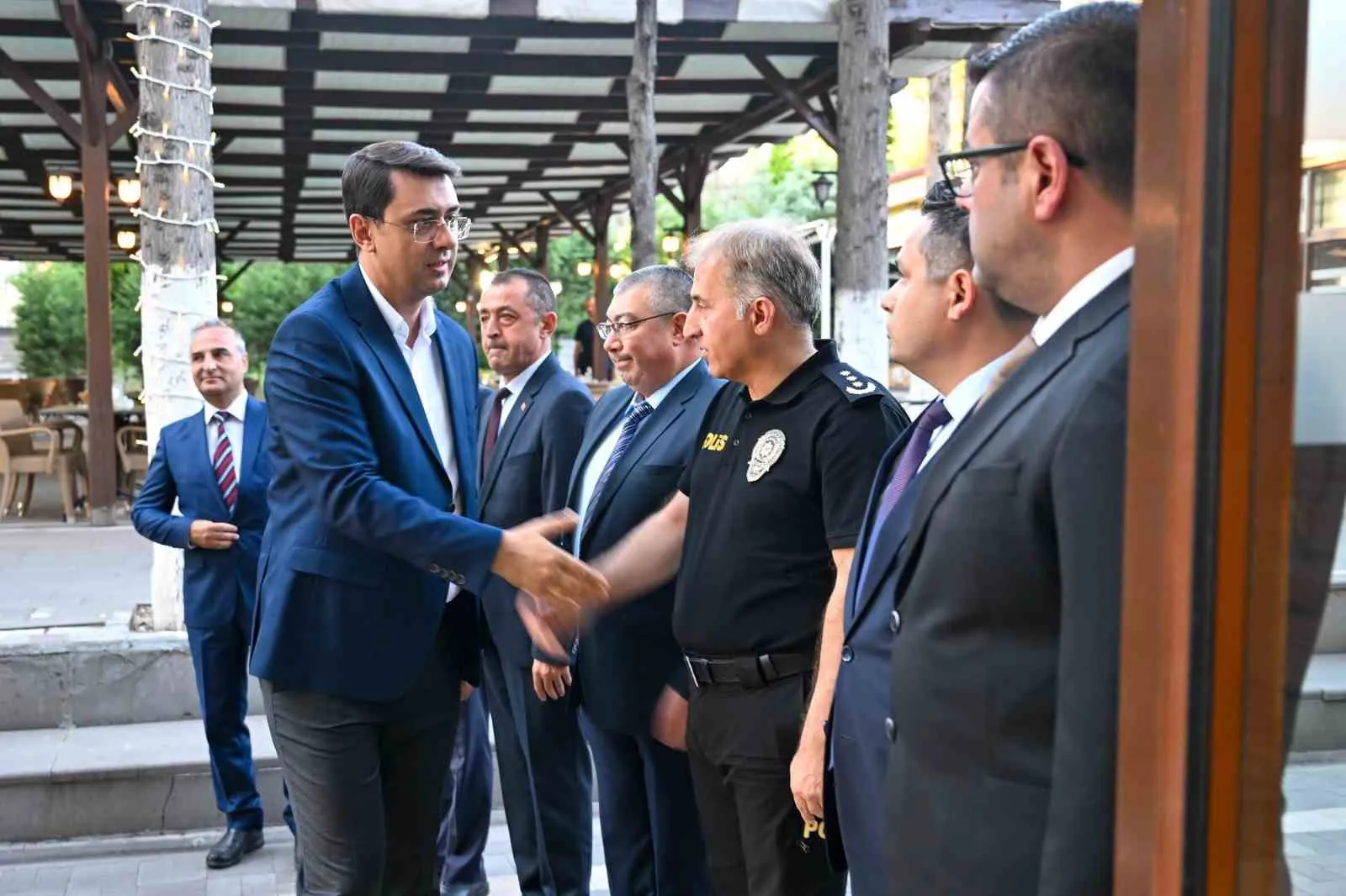 Uşak’ta Emniyet Teşkilatında Anlamlı Tören: Terfi ve Veda Bir Arada
