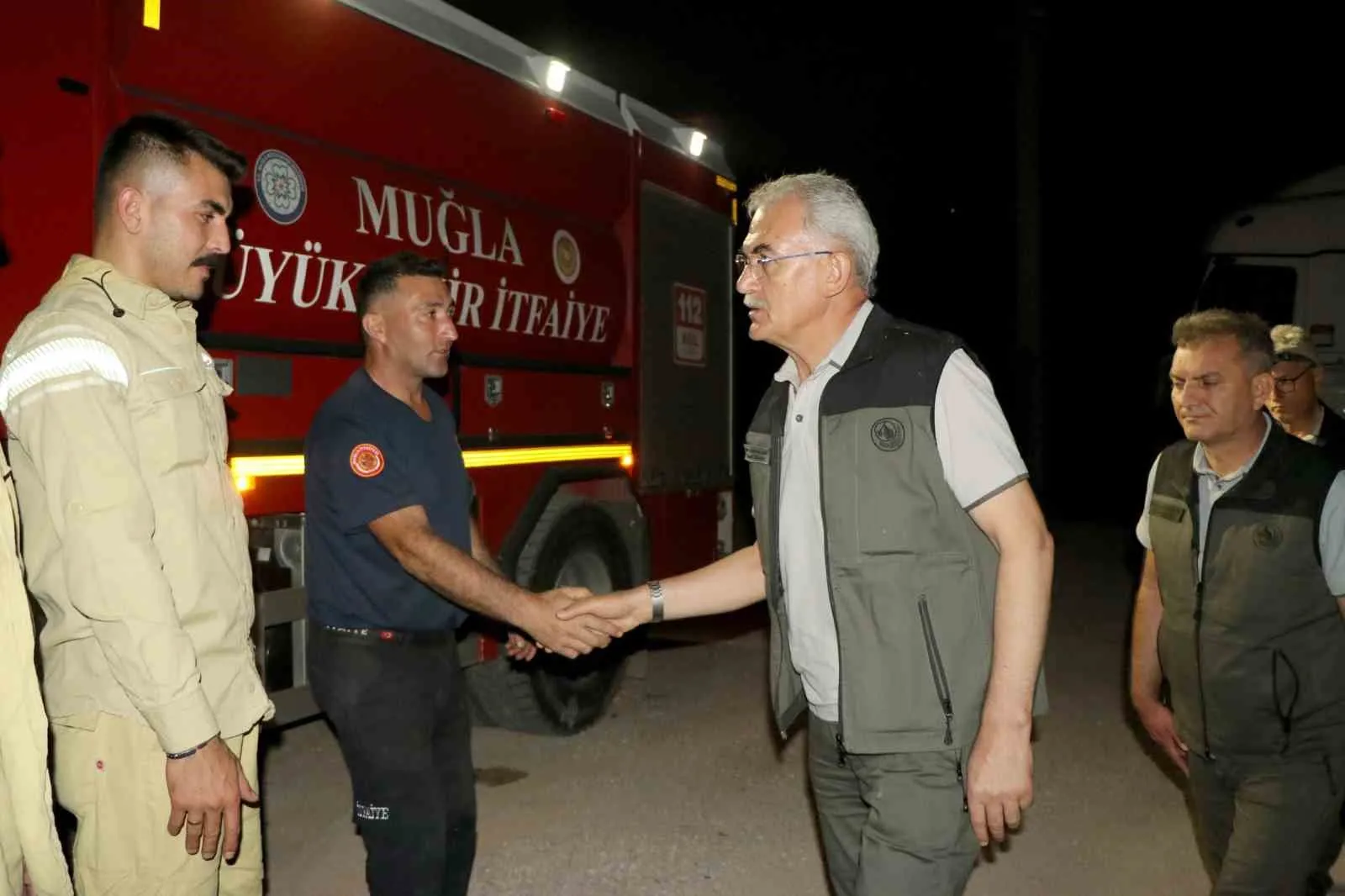 Alevlerin merkezinde kritik mesai: Genel Müdür Karacabey sahadan bir an olsun ayrılmadı