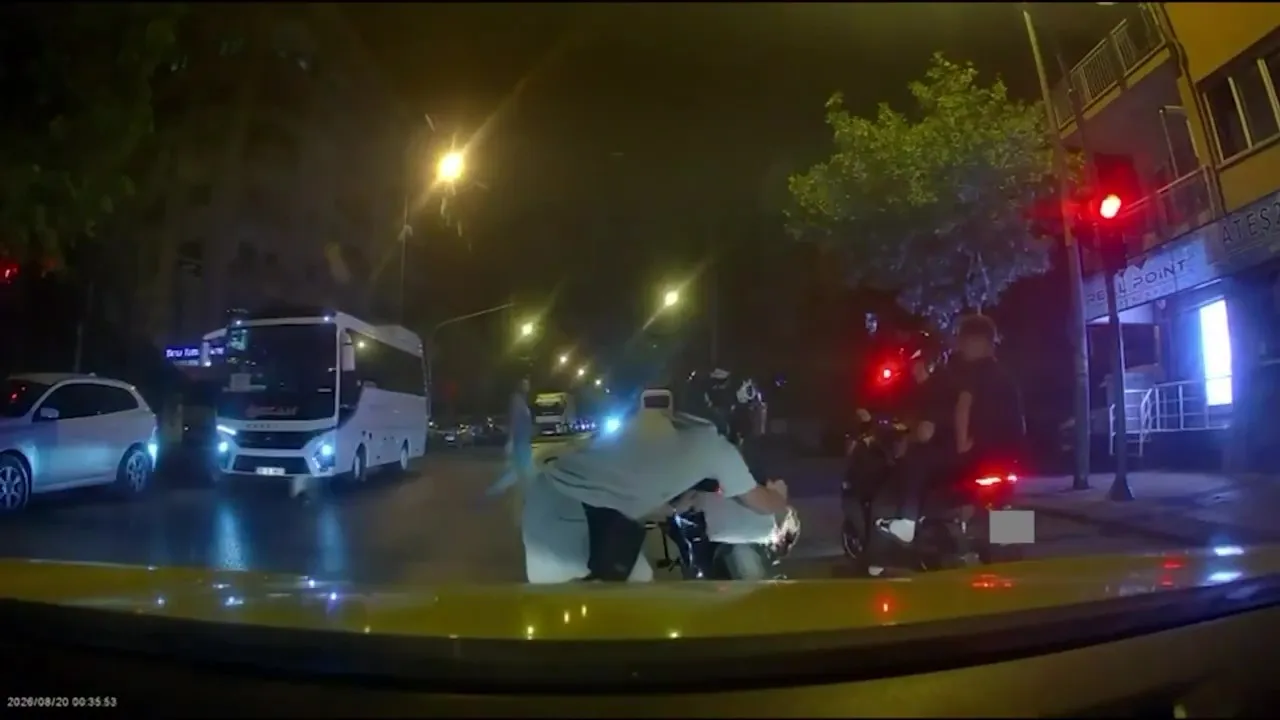 Kırmızı ışıkta beklememek için plakasını gizledi: Faturası ağır oldu