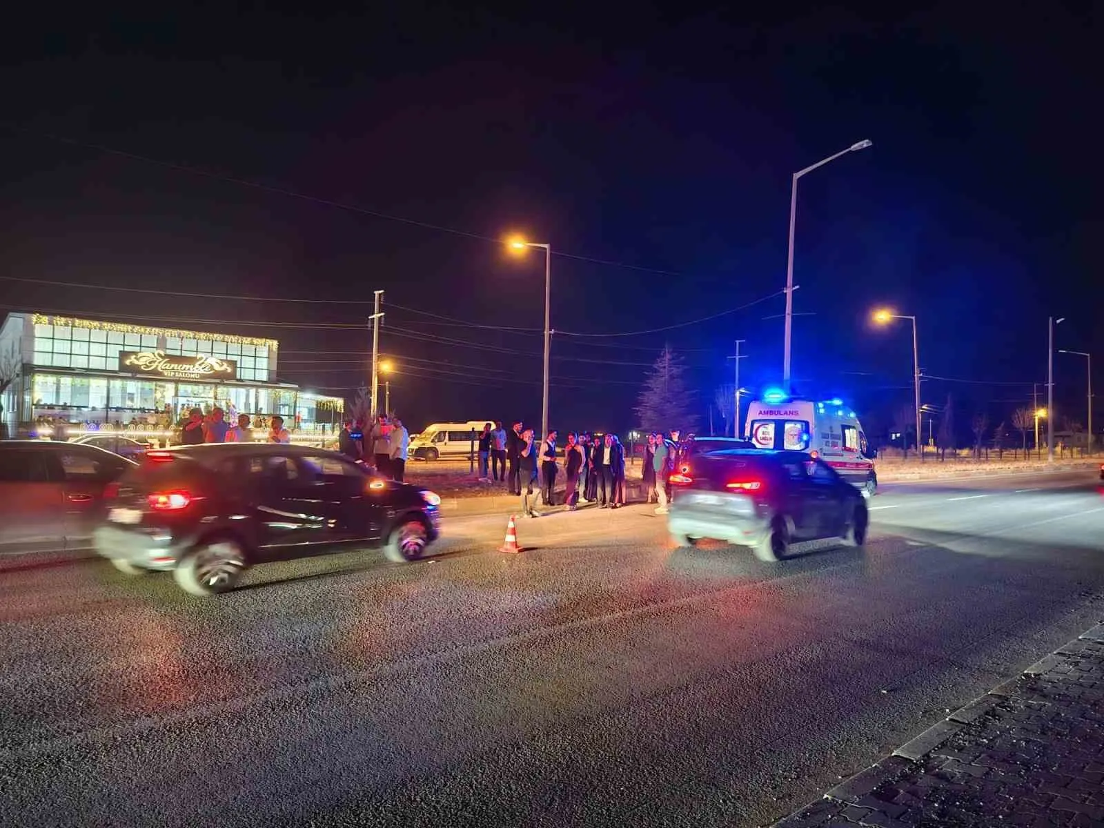 Sandıklı'da acı kaza: Yolun karşısına geçmek isterken canından oldu