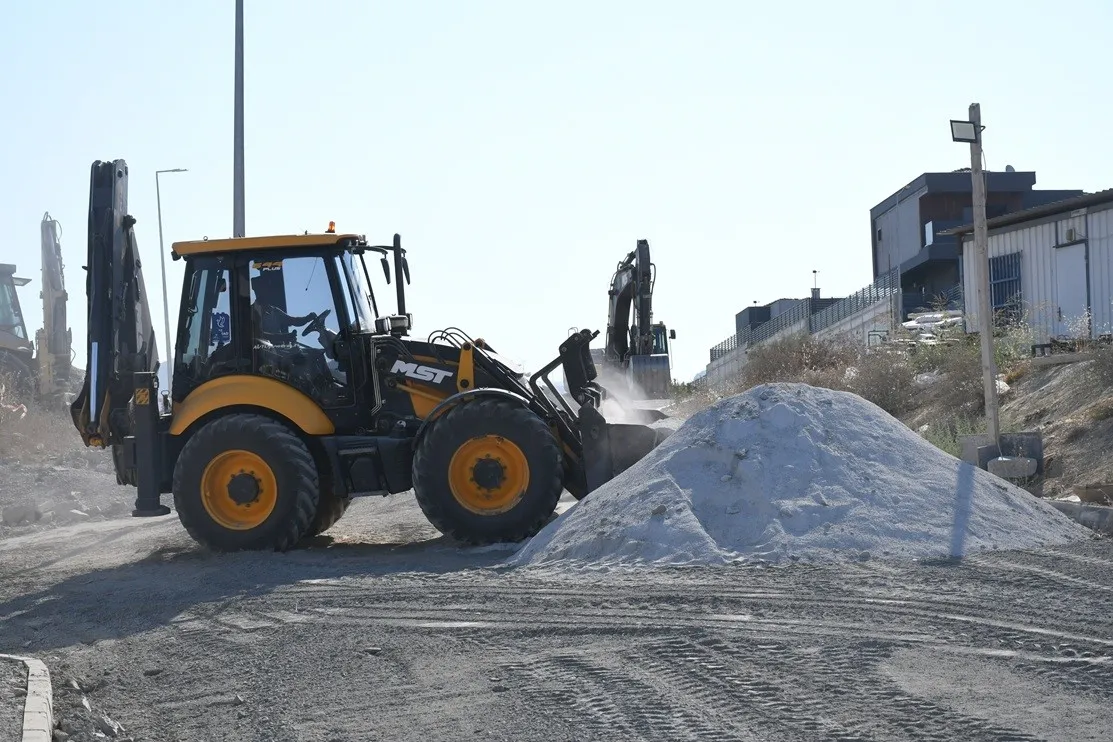 Değirmendere’de Ulaşım Standardı Yükseliyor: 840 Sokak’ta Dev Yol Hamlesi