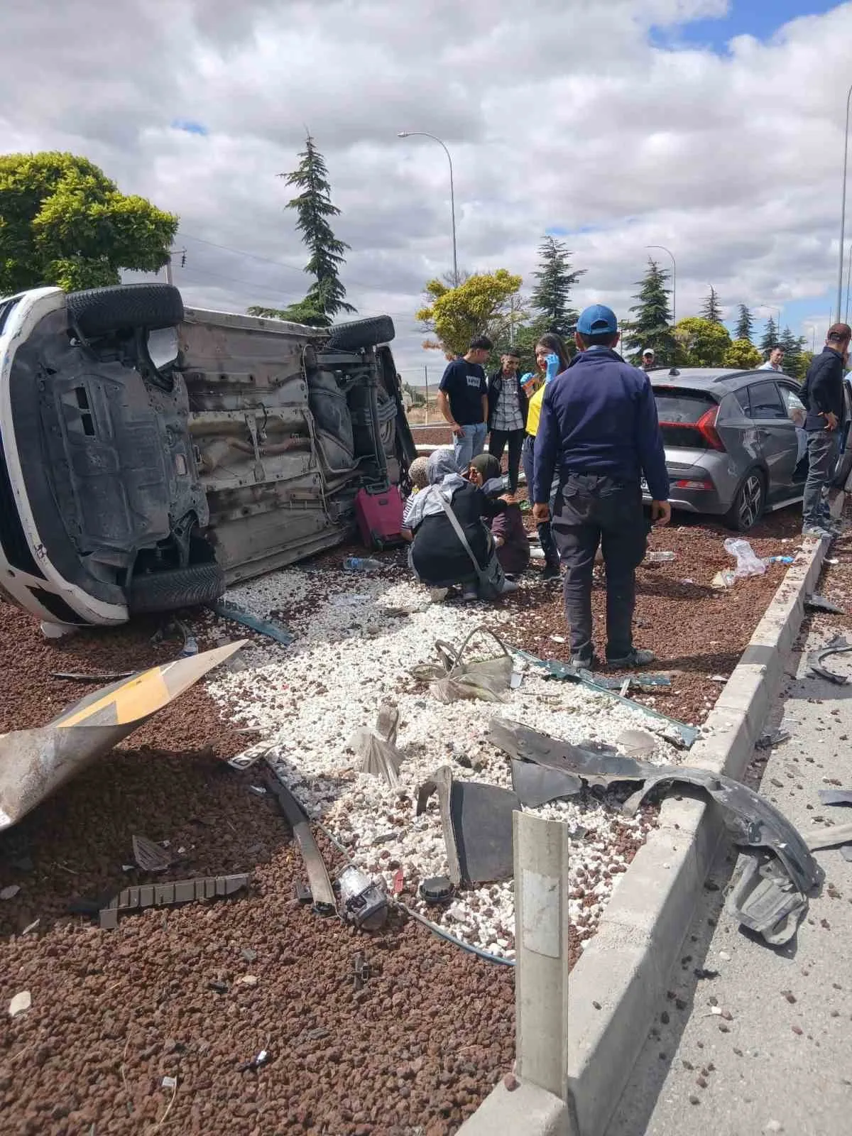 Bolvadin'de Kavşakta Çarpışan İki Otomobilde 7 Yaralı