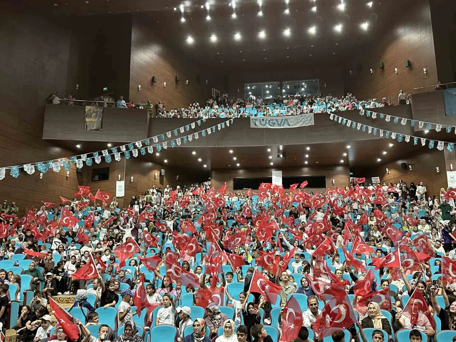 Uşak’ta yaz okulu coşkusu: Gençler Türkiye Yüzyılı için kenetlendi