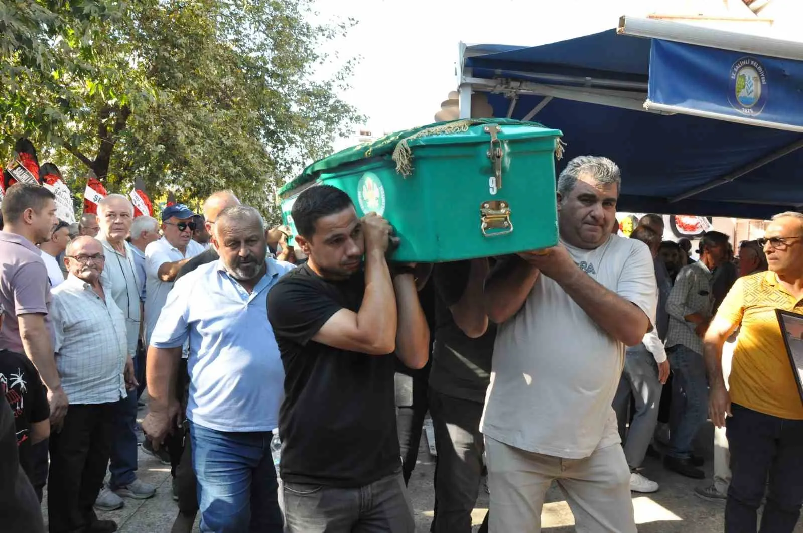 Salihli’deki acı patlamada veda: İş dünyasını yasa boğan kayıp