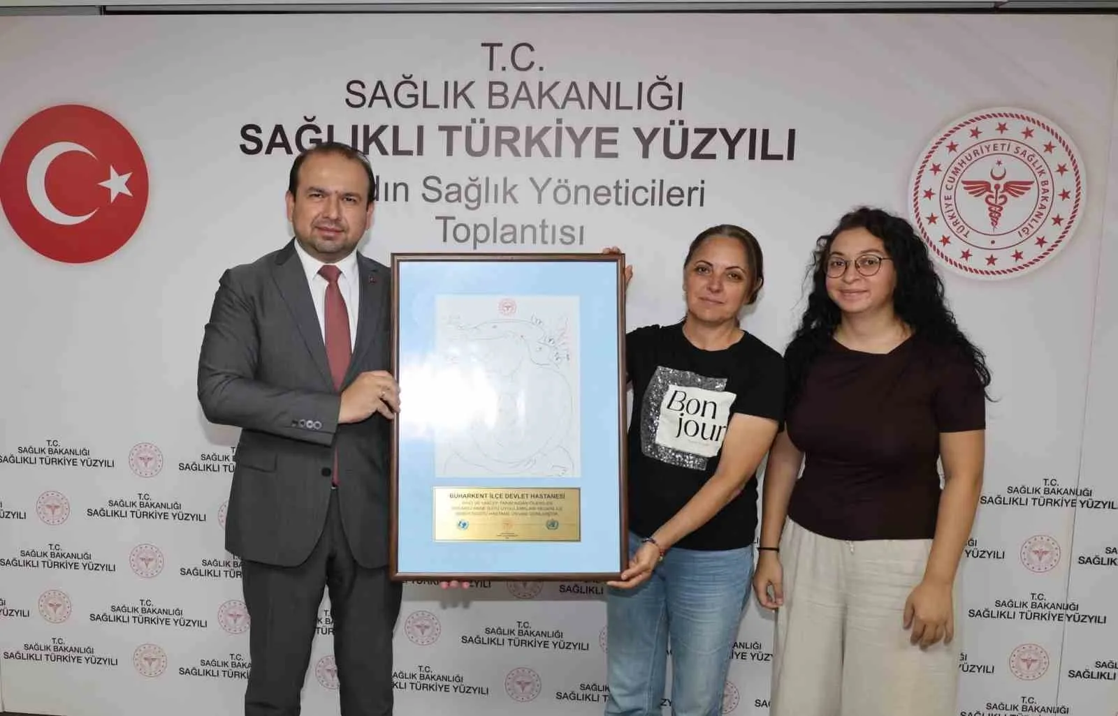 Aydın'da anne ve bebek sağlığına dev destek: 7 kuruluşa özel unvan