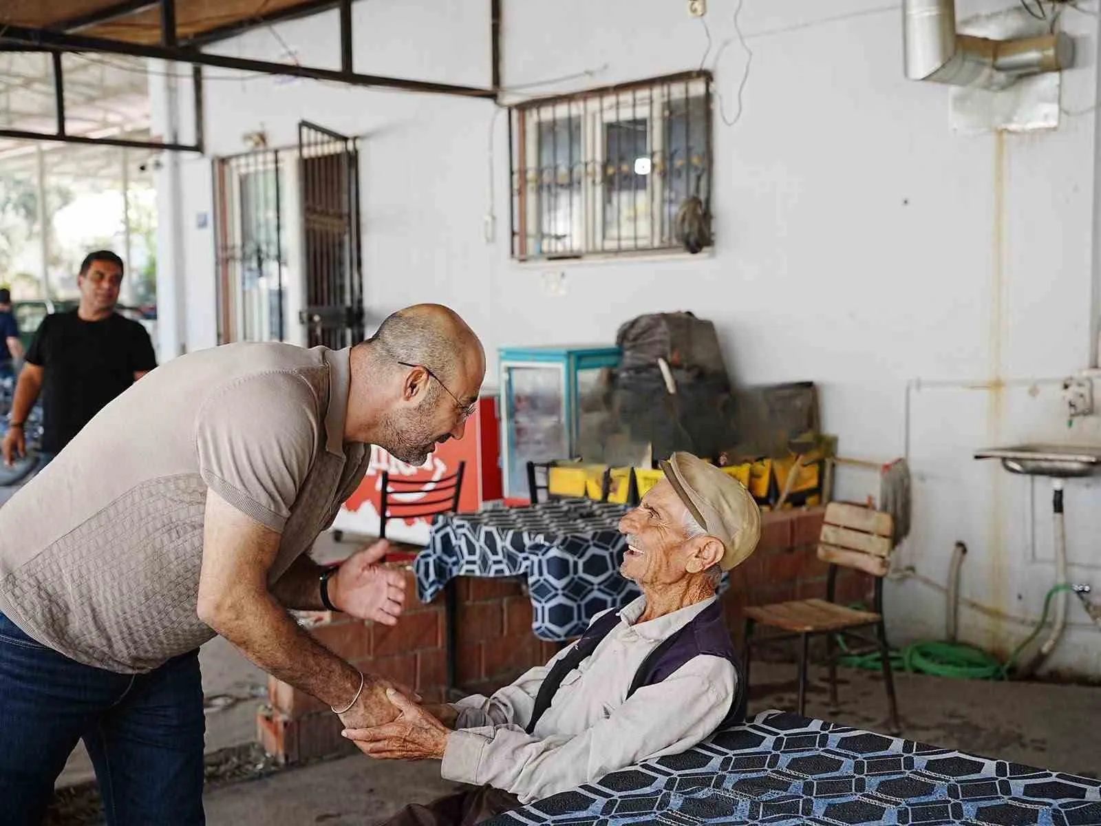 Germencik’te saha mesaisi: Başkan Zencirci mahallelerin nabzını tuttu