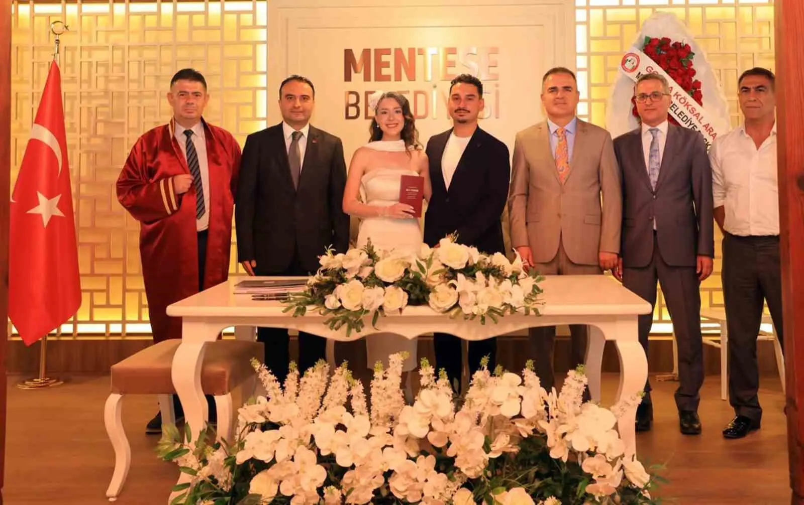 Vali Akbıyık'tan şehit emanetine anlamlı destek: Nikâh şahidi oldu