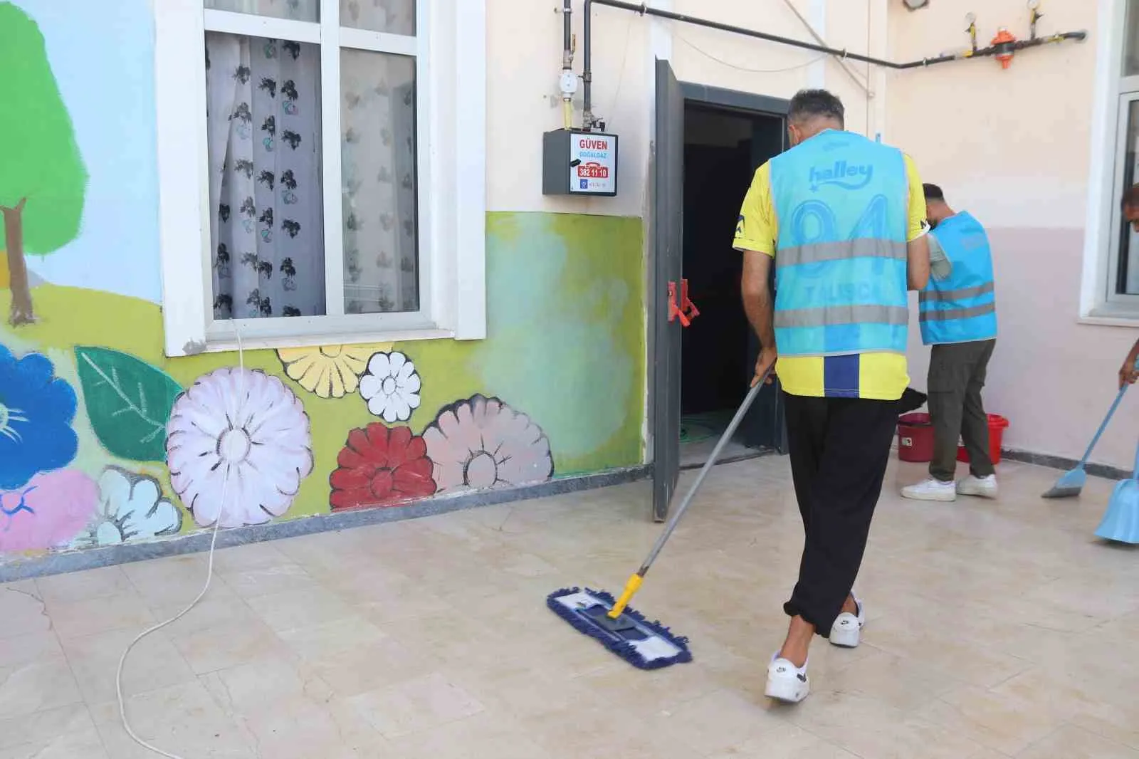 Sınıflar Yeni Döneme Hazır: 50 Yükümlü 11 Okulda Mesai Yaptı