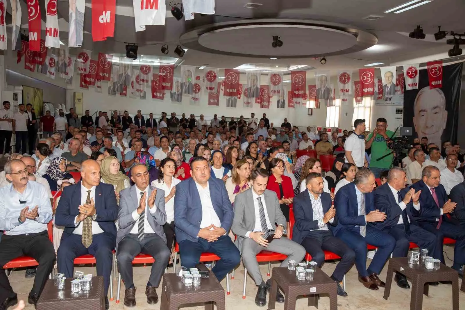 Sarıgöl MHP’de bayrak değişimi: Ahmet Serdar Dikmen dönemi resmen başladı