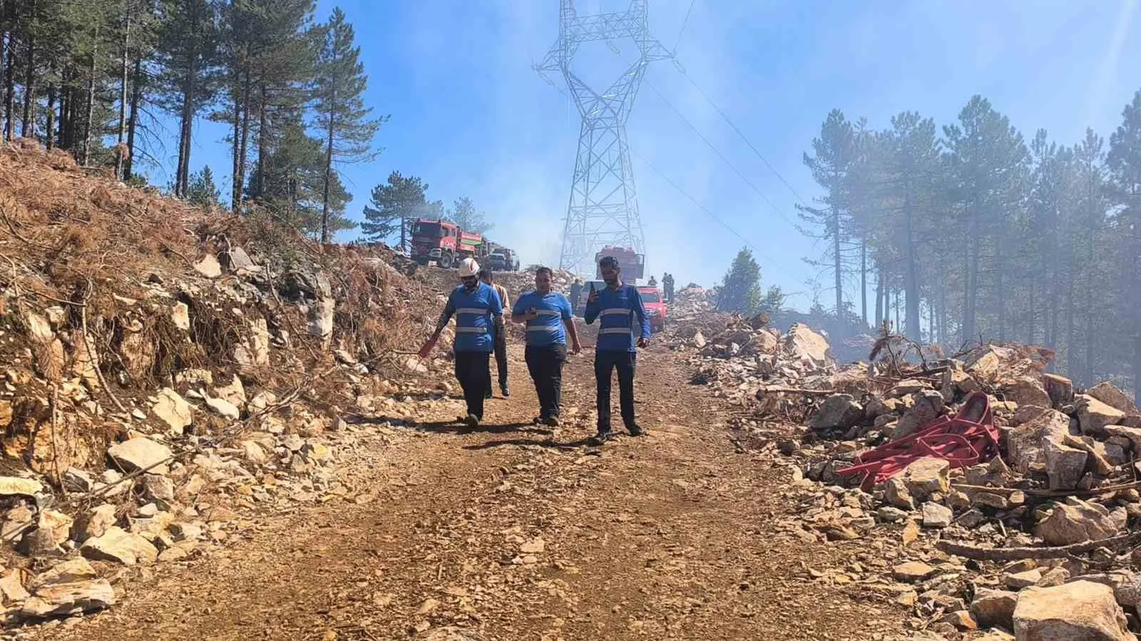 Yılanlı’da Alevlere Hızlı Müdahale: Yangın Büyümeden Söndürüldü