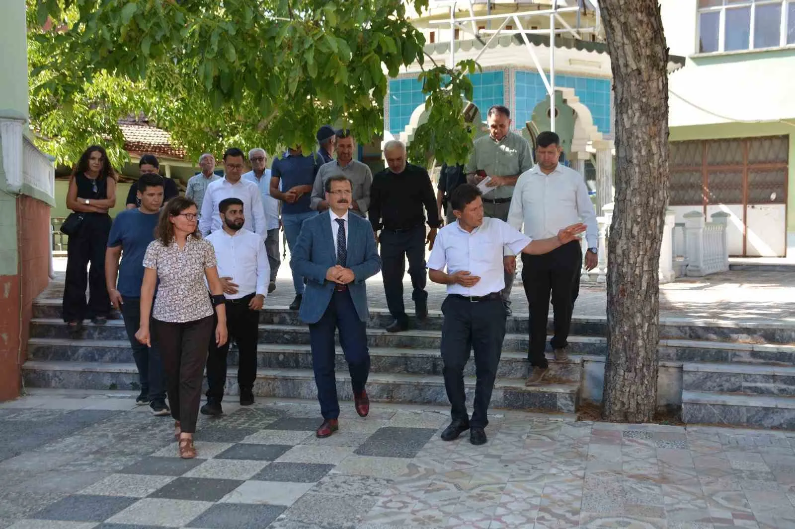 Salihli’de Sahadan Yönetim: Kaymakam Güldoğan Kırsal Mahallelerde Nabız Tuttu