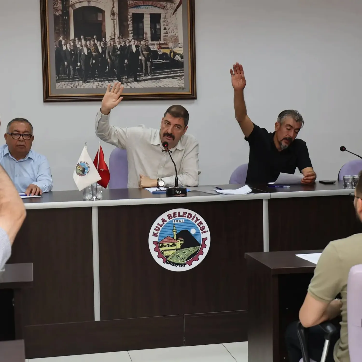 Kula’da çiftçinin su çilesi meclis duvarına çarptı: Rapor hazır ama gündem dışı
