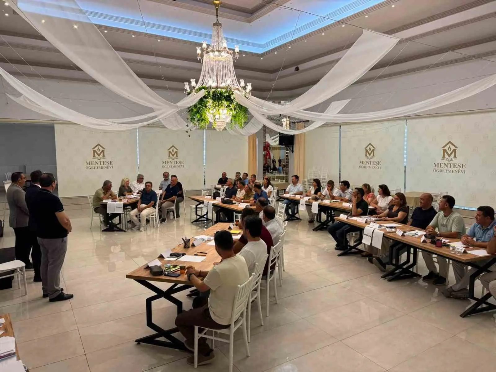 Menteşe’de okul yöneticilerine liderlik dersi