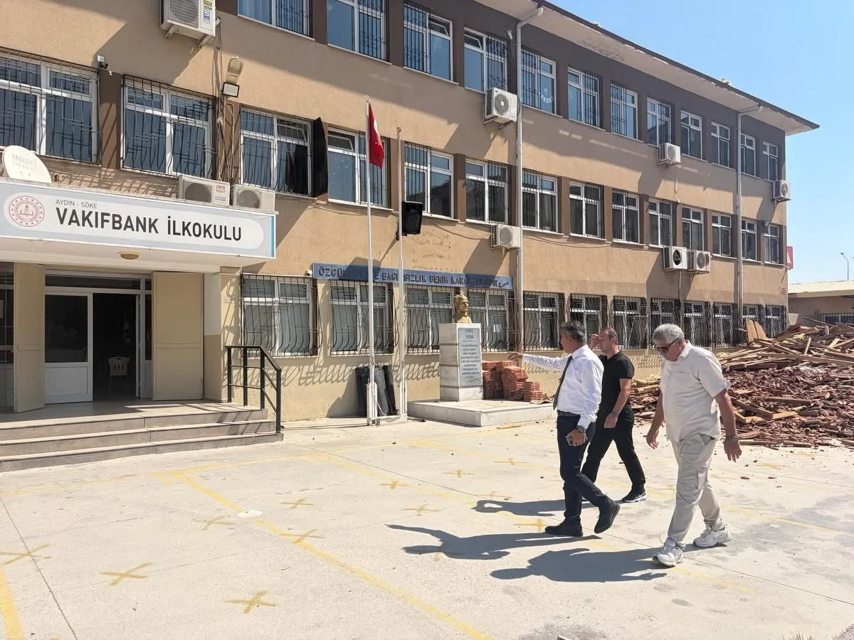 Söke’de Eğitim Yatırımı: Vakıfbank İlkokulu’nda Çatı Yenileme Çalışmaları Tam Gaz