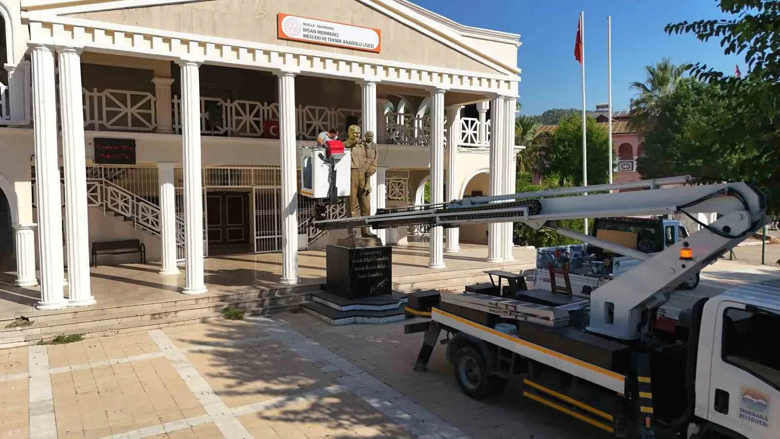 Marmaris’te okullar yeni sezona pırıl pırıl giriyor