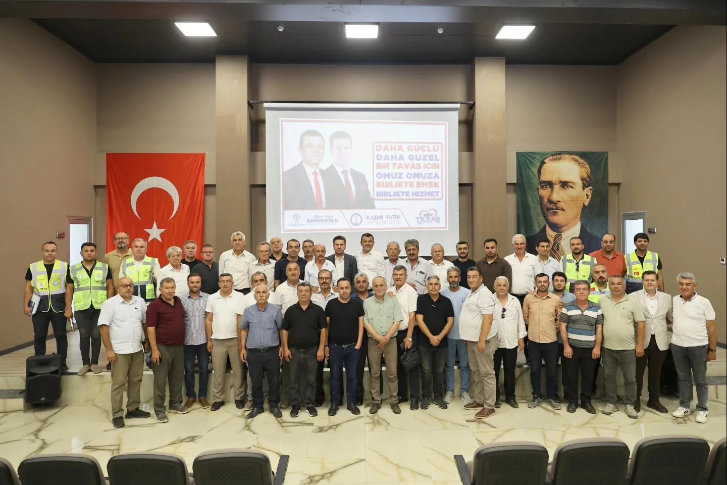 Tavas’ta muhtarlar zirvesi: İlçenin yol haritası başkanlarla birlikte çizildi