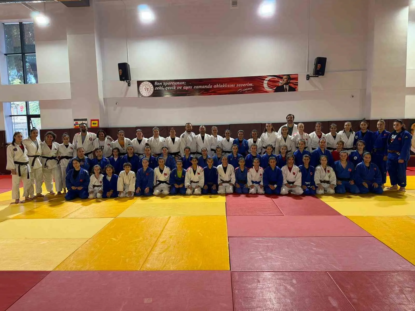 Salihli’de milli judo kampı: Yıldız Kadınlar Balkan Şampiyonası’na hazırlanıyor