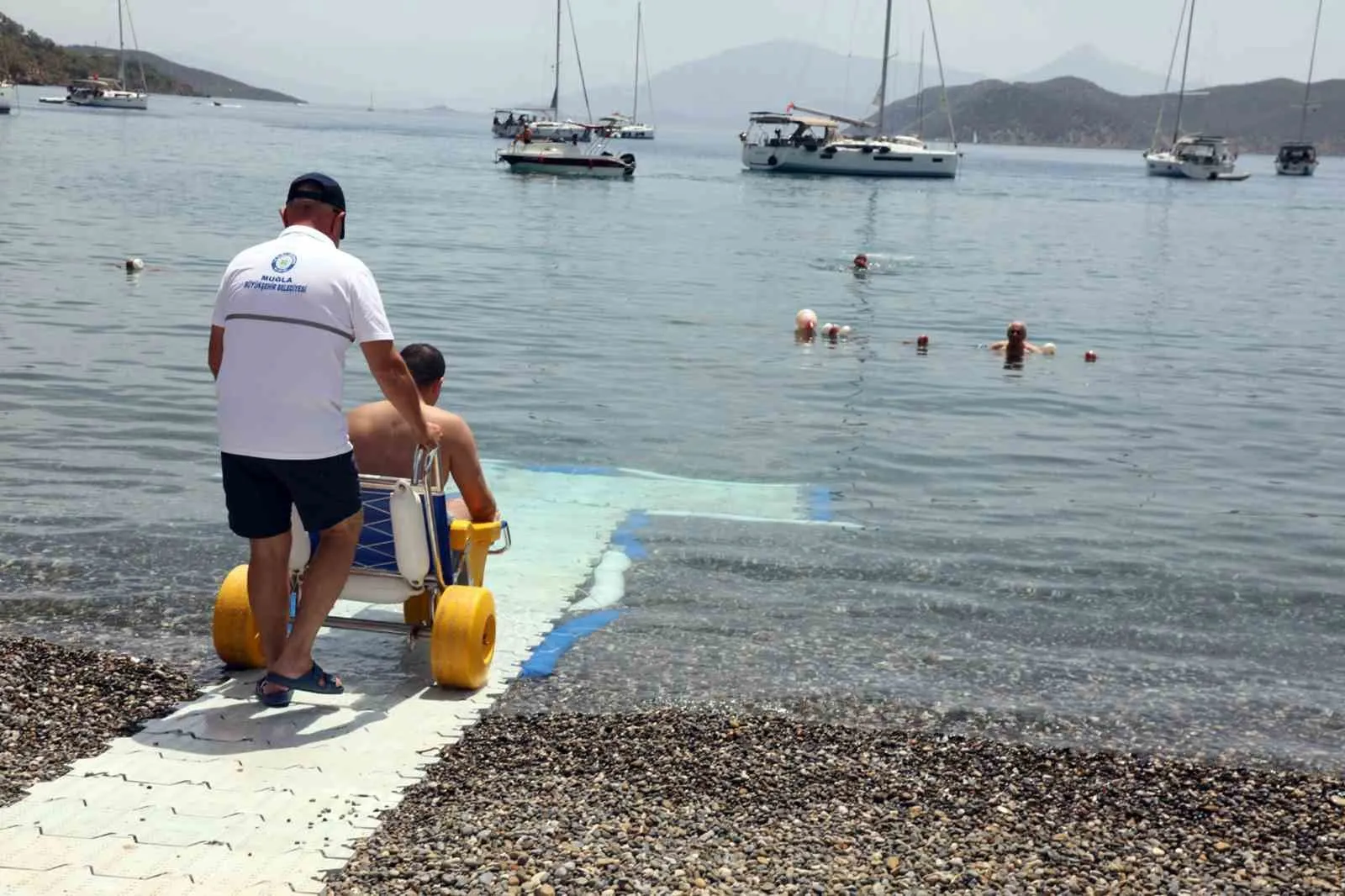 Muğla sahillerinde engelsiz deniz keyfi: 8 ilçede 23 nokta hizmet veriyor