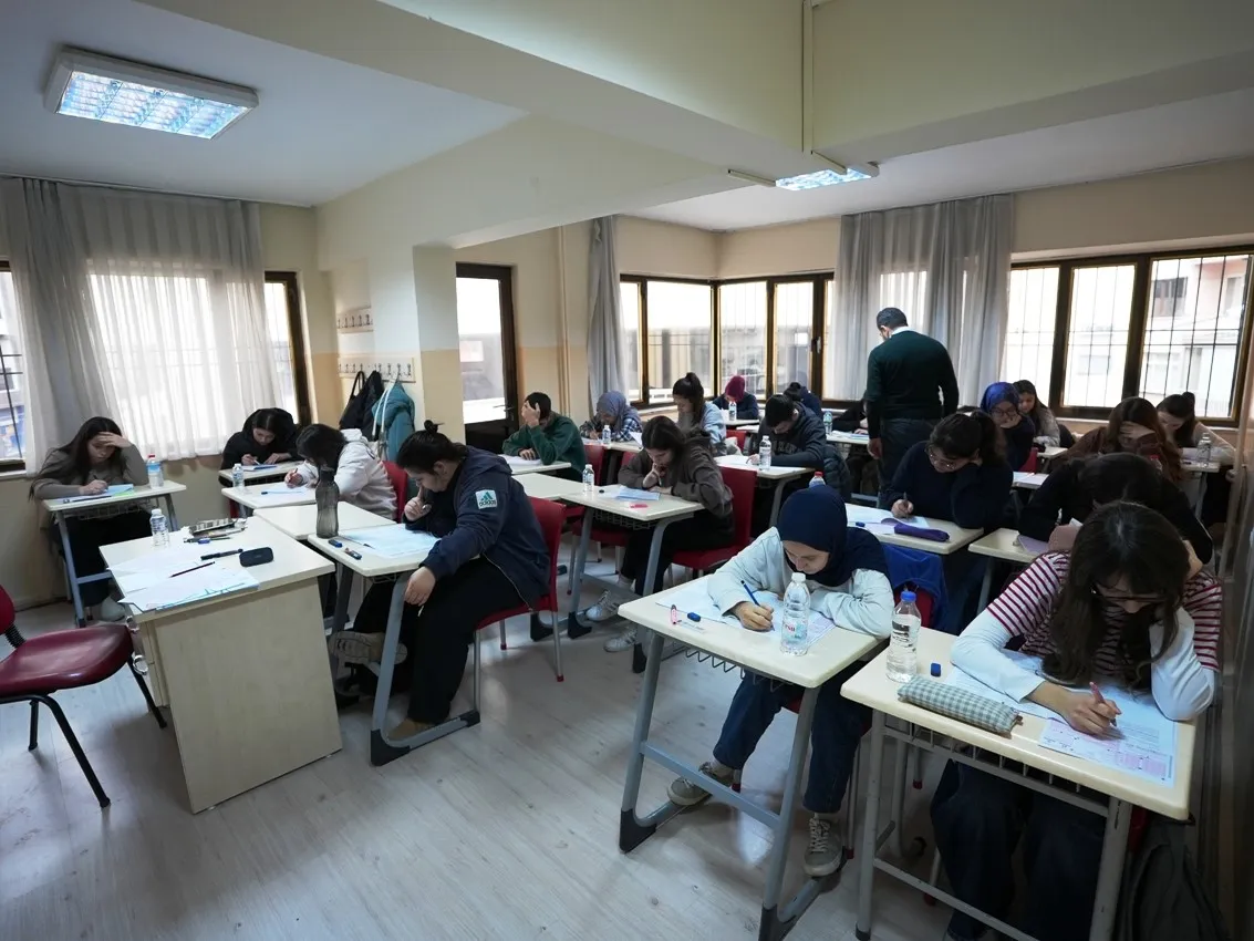 Denizli’de Eğitimde Fırsat Eşitliği: Ücretsiz Kurslardan Üniversiteye Uzanan Başarı Köprüsü