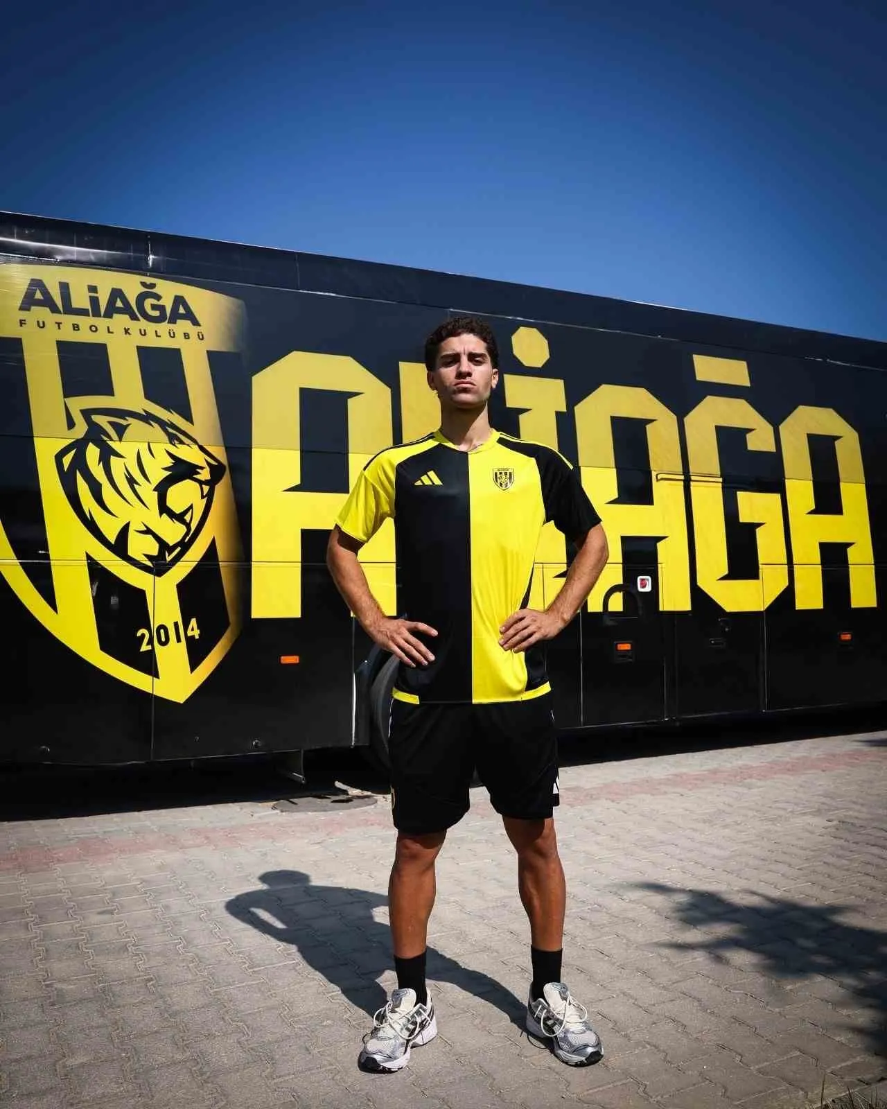 Aliağa FK savunma hattını tecrübeli bir isimle güçlendirdi