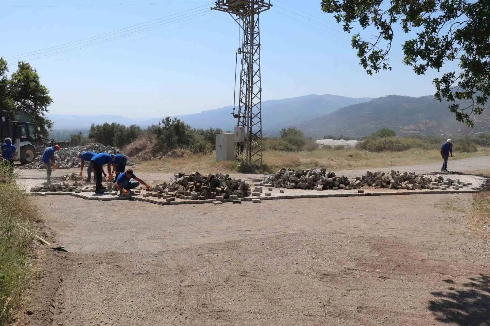Bozdoğan’da yol seferberliği: Eymir Mahallesi’nde modern dokunuş