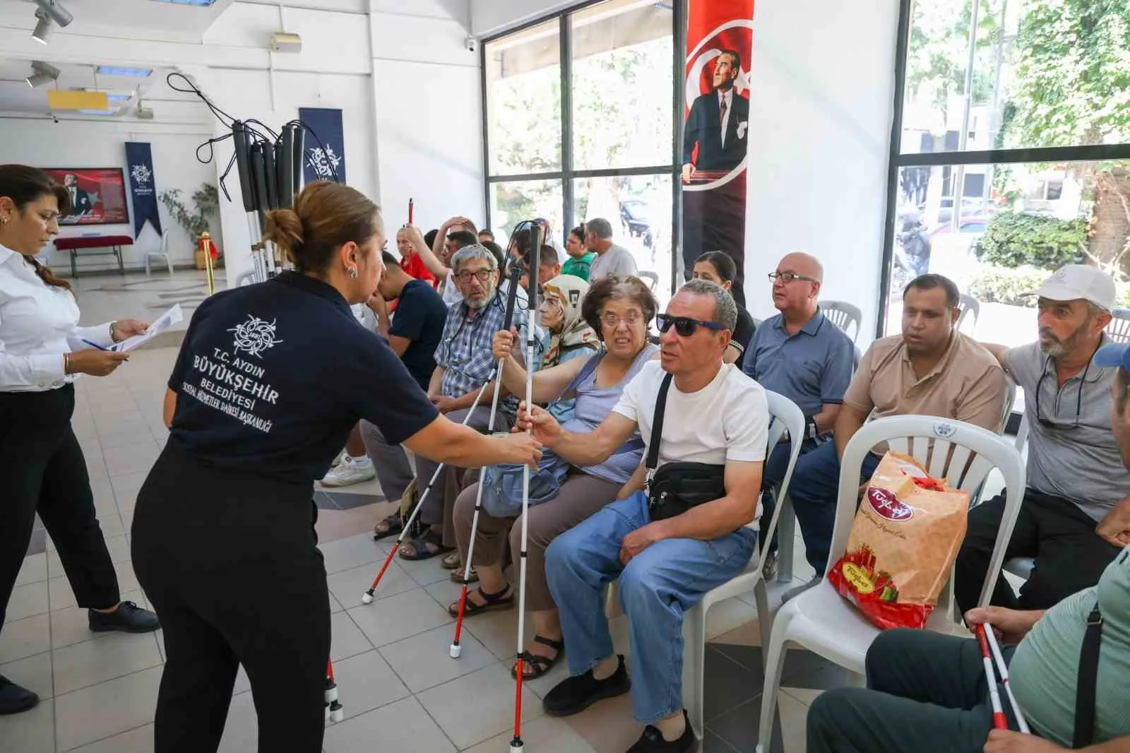 Aydın’da Görme Engellilerin Bağımsızlık Sembolü Törenle Dağıtıldı